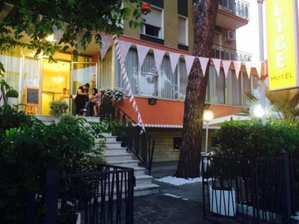 爱丽丝酒店 切尔维亚 外观 照片